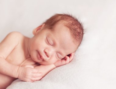 Yeni doğmuş bir hafta eski