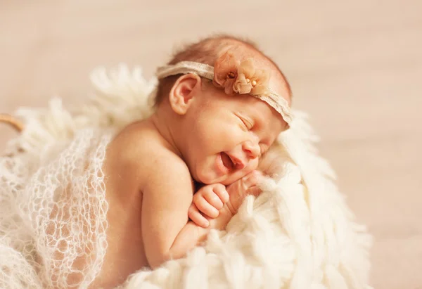 Yeni doğmuş bir hafta eski