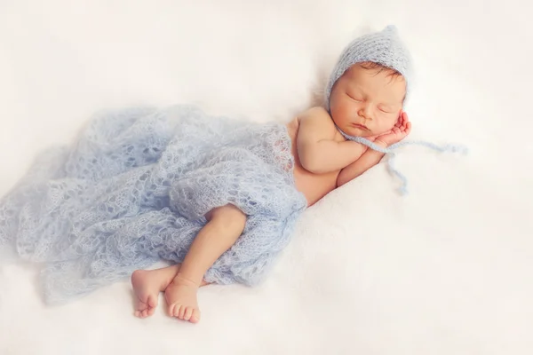 Sağlıklı yeni doğan bebek uyku — Stok fotoğraf