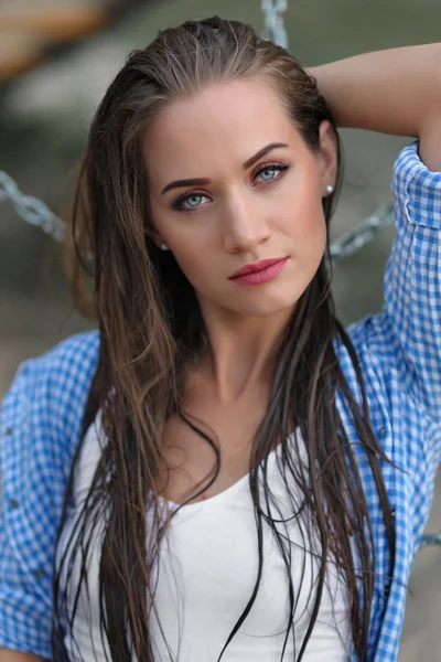 Retrato de uma bela menina sexy no verão — Fotografia de Stock