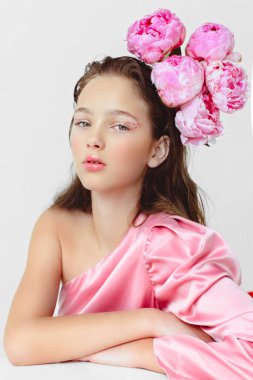 Stüdyo bir genç kız portresi