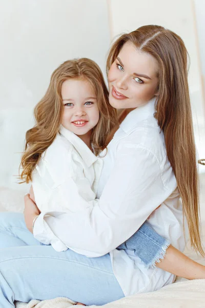 Portrait Mom Daughter Studio Imagem De Stock