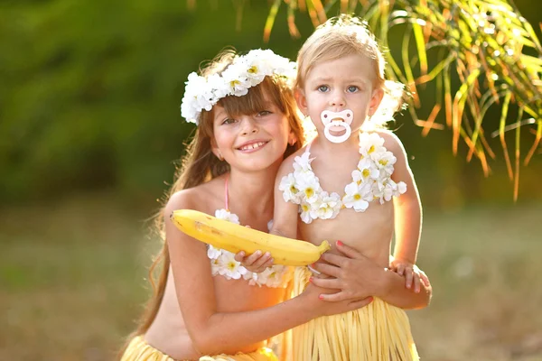 Portrait of two girl in tropical style — Stock Photo, Image