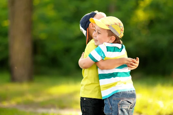 Portrait of two little boys friends  in summer — Stock Photo, Image