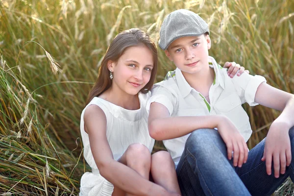 Portrait of a boy girl in a summer — Stock Photo, Image