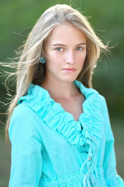 Portrait of a beautiful fashion girl — Stock Photo, Image