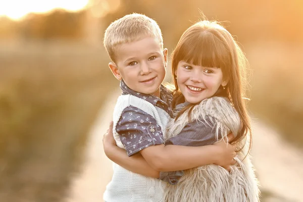 Portrait of a boy girl in a summer — Stock Photo, Image