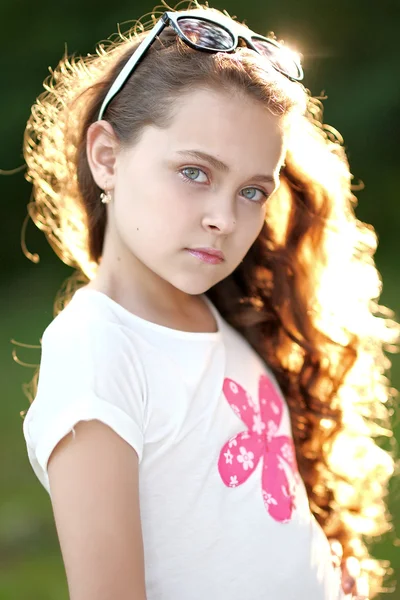 Portrait of a beautiful fashion girl — Stock Photo, Image