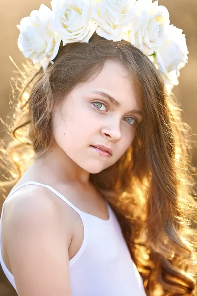 Portrait of a beautiful fashion girl — Stock Photo, Image