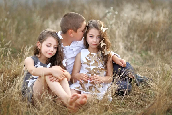 Ritratto di bambini in autunno — Foto Stock