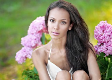 doğa güzel zarif esmer kız