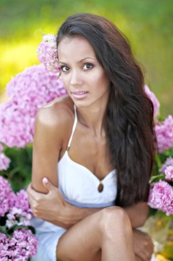 doğa güzel zarif esmer kız