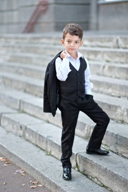bir iş tarzında küçük bir çocuk portresi