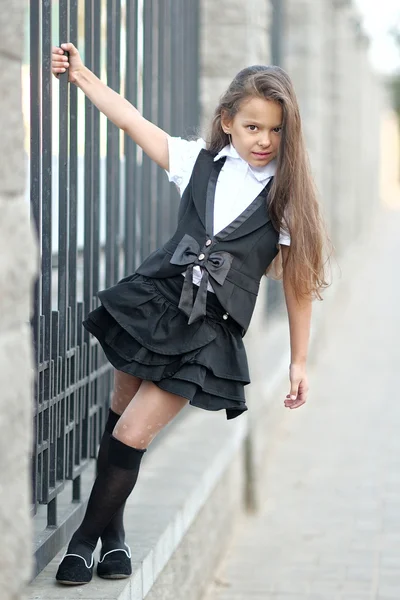 Portrait of little girl outdoors in summer — Stock Photo, Image