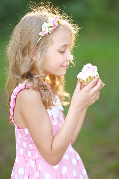 Portrait of a beautiful little girl girl in pink — Stock Photo, Image