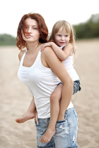 Portrait of a happy family on summer nature — Stock Photo, Image