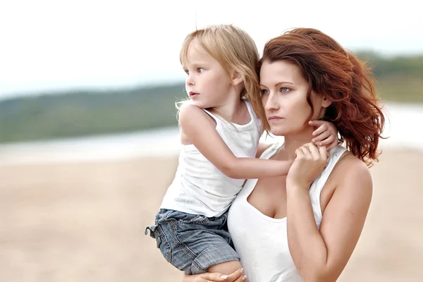 Portrait of a happy family on summer nature — Stock Photo, Image