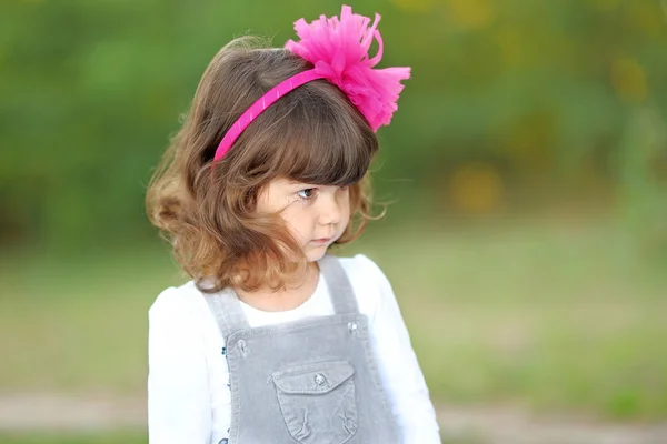 Portrait of little girl outdoors in summer — Stock Photo, Image