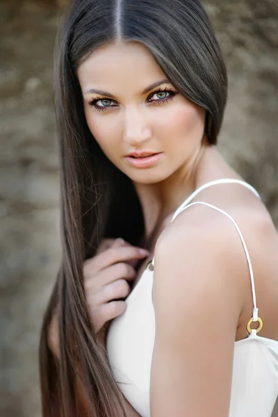 Portrait of a beautiful glamorous girl — Stock Photo, Image