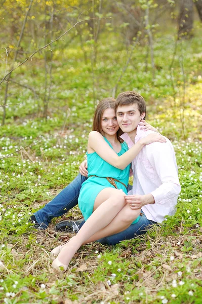 Beautiful Couple verliefd op de zomer — Stockfoto