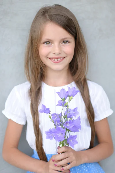 Portrait of little girl outdoors in summer — Stock Photo, Image