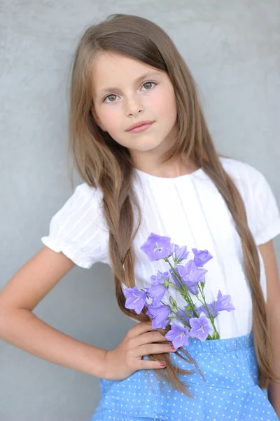 Portrait of little girl outdoors in summer — Stock Photo, Image