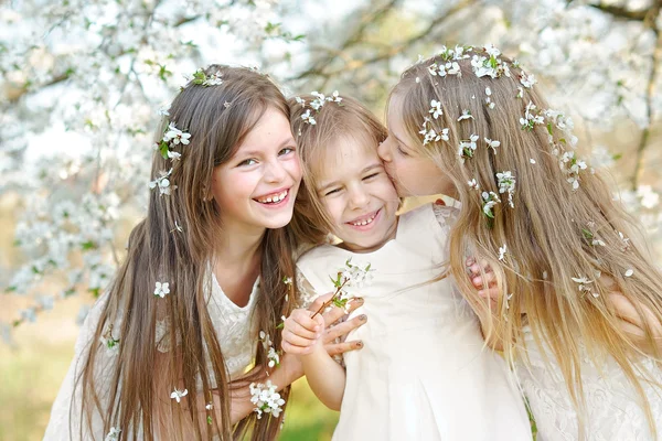 Bahar küçük kızlar kız portresi