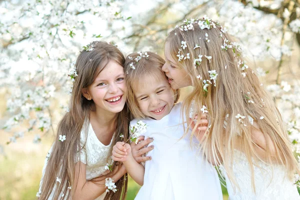 Bahar küçük kızlar kız portresi