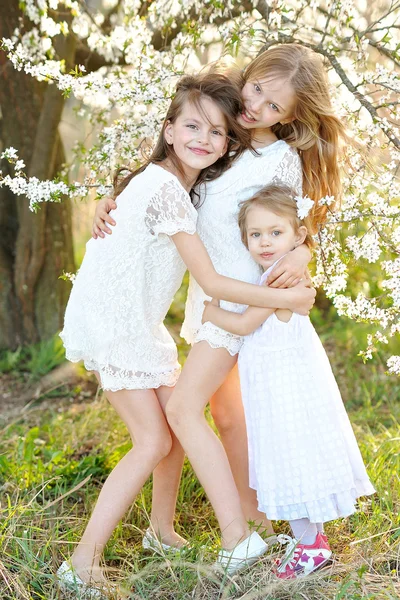 Bahar küçük kızlar kız portresi