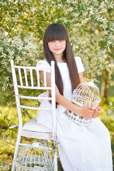 Retrato de una hermosa niña de moda —  Fotos de Stock