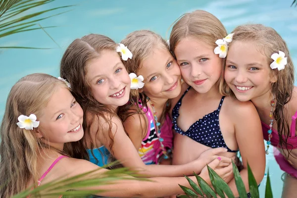 Portrait of children on the pool in summer — Stock Photo, Image