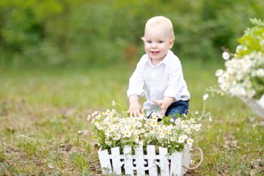 yaz kampı tatilde erkek portresi