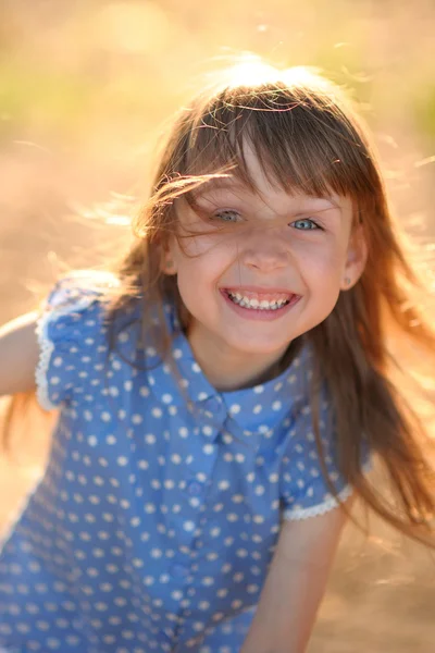 Portrait of little girl outdoors in summer — Stock Photo, Image