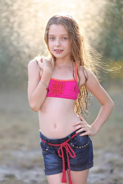 Portrait of little girl outdoors in summer — Stock Photo, Image