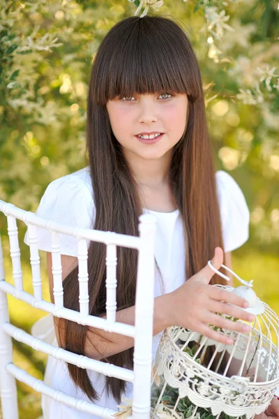 Portrait of little girl outdoors in summer — Stock Photo, Image