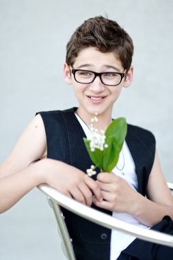 Yaz açık havada bir çocuk portresi