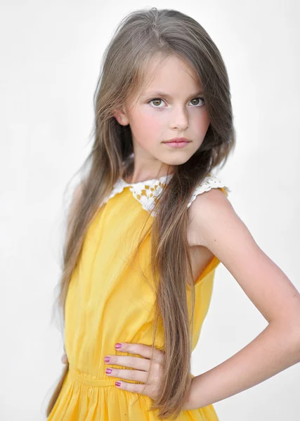 Portrait of little girl outdoors in summer — Stock Photo, Image