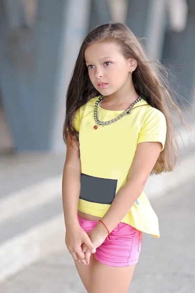 Portrait of little girl outdoors in summer — Stock Photo, Image