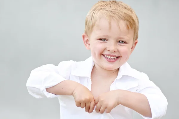 Portrait of a boy in the summer outdoors — Stock Photo, Image