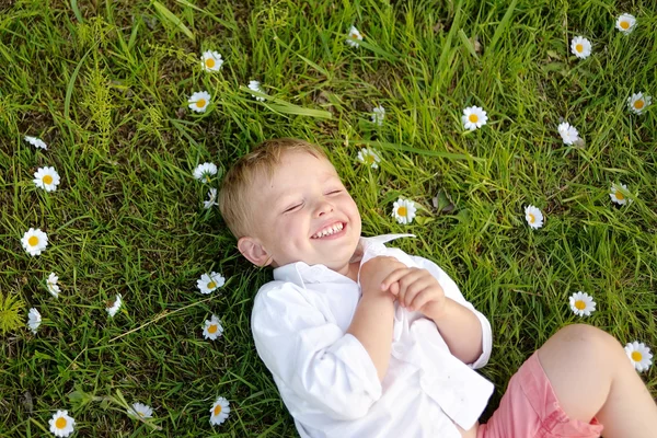 Portrait of a boy in the summer outdoors — Stock Photo, Image