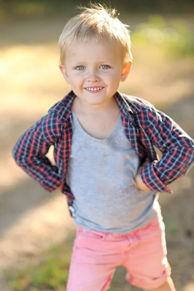 Portrait of a boy in the summer outdoors — Stock Photo, Image