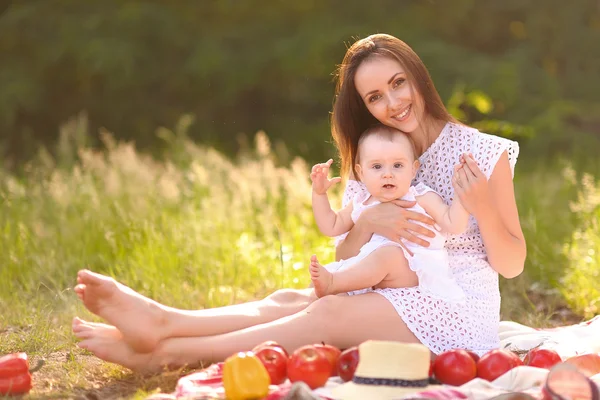 Portrait of a happy family in the summer on the nature — Stock Photo, Image