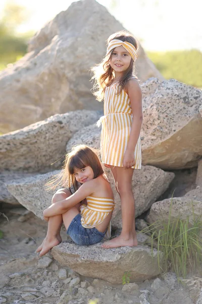 Portrait Two Girls Girlfriends Summer Nature — Stock Photo, Image