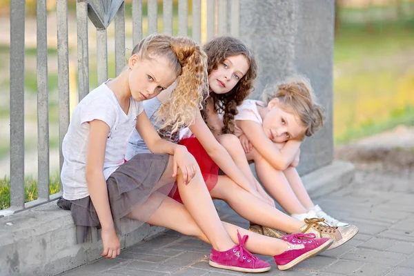 Portrait of three girlfriends on the nature — Stock Photo, Image