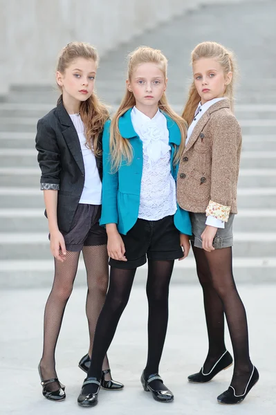 Portrait of three girlfriends on the nature — Stock Photo, Image