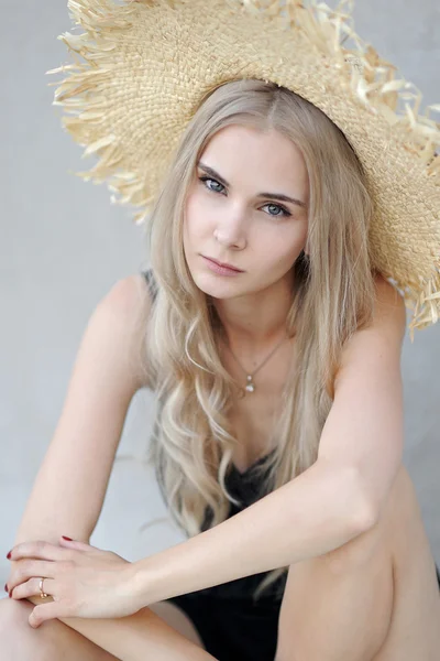 Porträt eines schönen jungen Modells, sexy Mädchen — Stockfoto