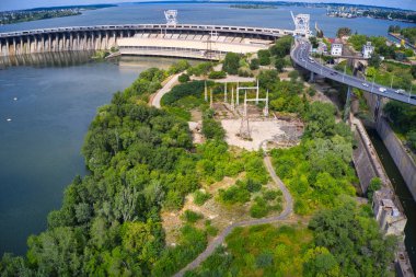 Zaporozhye 'deki Dinyeper hidroelektrik santrali.