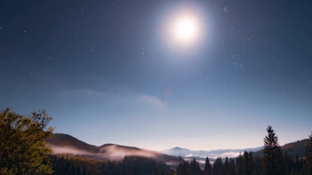 Восходящая луна в восходящем небе — стоковое видео