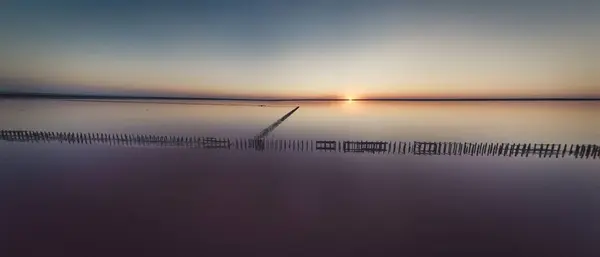 Vista Superior Lago Rosa Salgado Brilhante Caminho Longo Dele — Fotografia de Stock