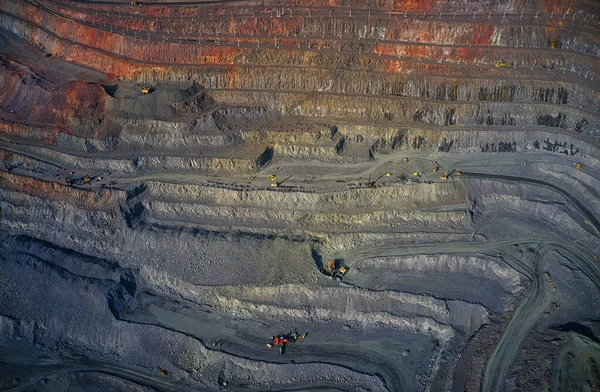 Extrakce Minerálů Pomocí Speciálního Vybavení Teplém Večerním Světle Malebné Ukrajině — Stock fotografie